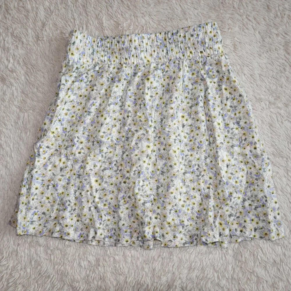Girls Size Small Gap White Top with Copper Key Pastel Floral Skirt